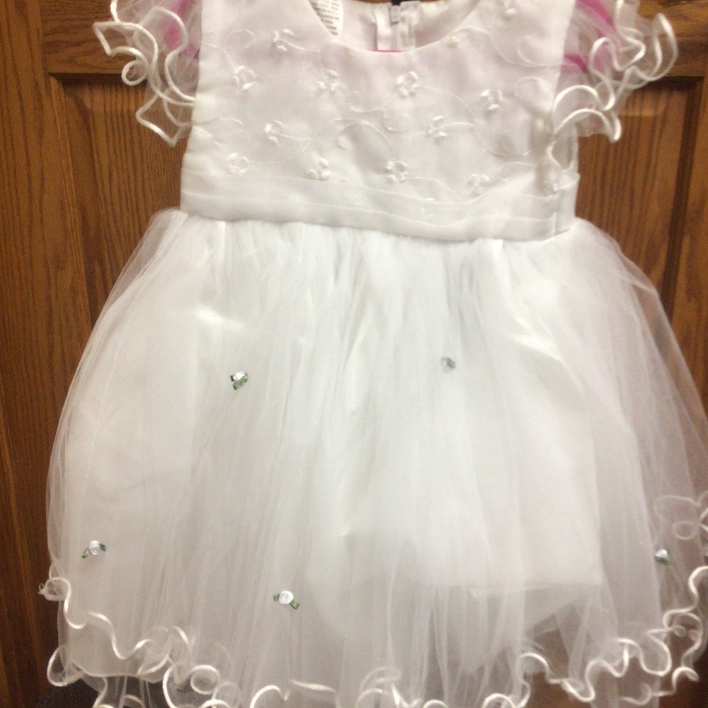 Flower Girl Dress , White Elegant Lace, Back zipper, girls 1